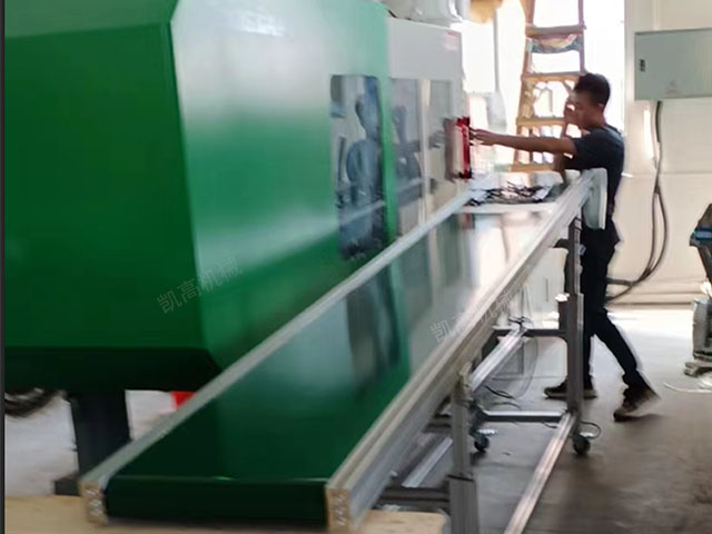 注塑（sù）機機（jī）邊線  注塑皮帶輸送機（jī）